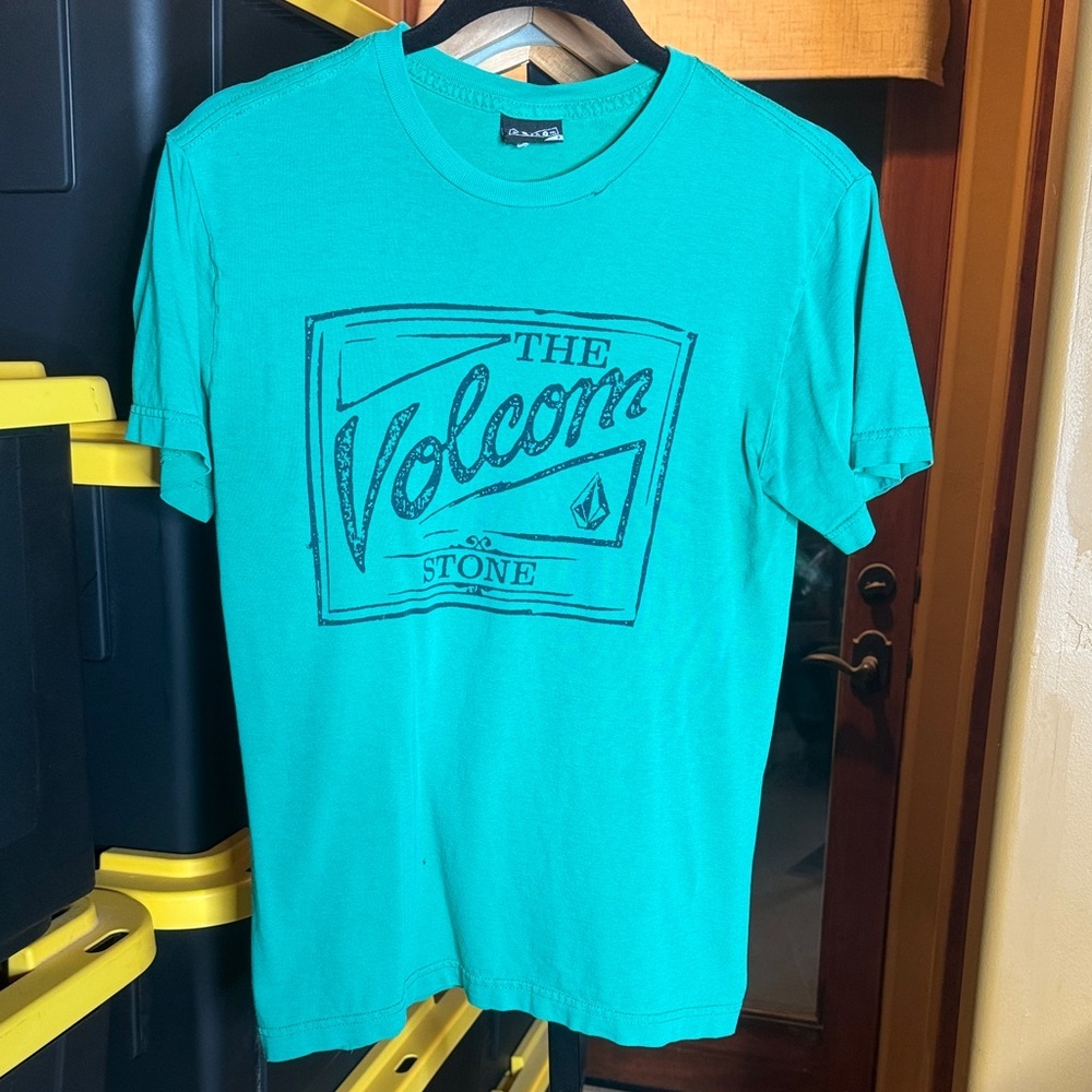 Vintage Y2K Volcom Kelly Green Graphic Tee The Volcom Stone Skate Shirt Small - Picture 2 of 10